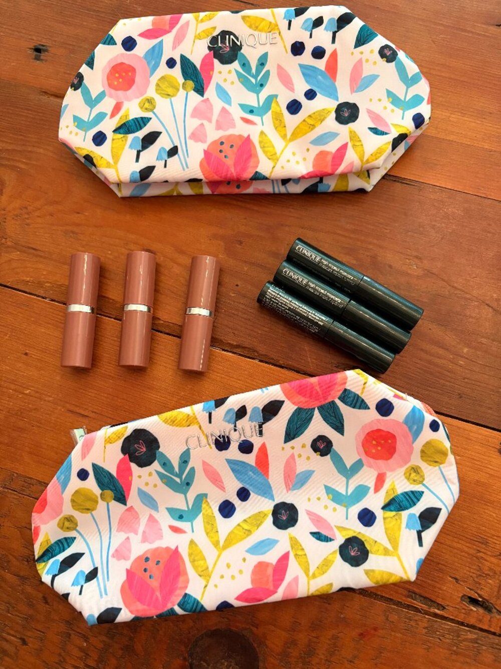 CLINIQUE 3 BARE POP LIPSTICKS & 3 BLACK HIGH-IMPACT MASCARAS -2 MAKEUP BAGS NWT